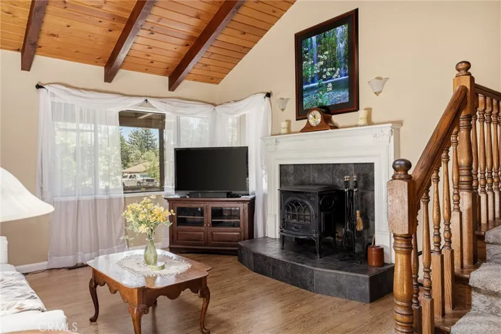 31071 Mountain Oak, Running Springs, California 92382