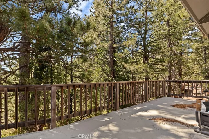 31071 Mountain Oak, Running Springs, California 92382