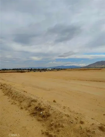 0 Oxford, Hesperia, California 92345