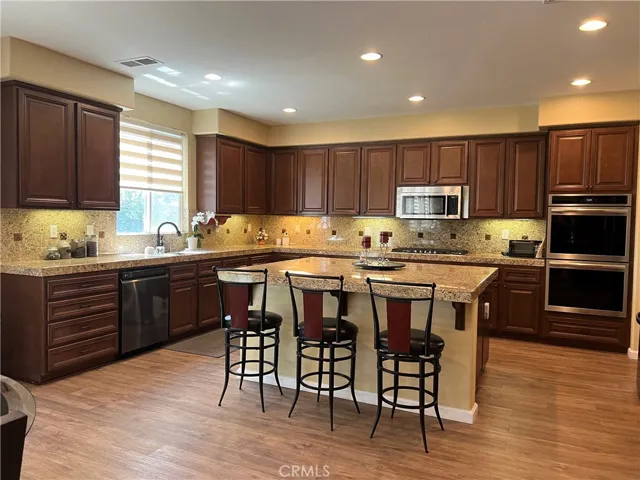 6480 Acey St., Eastvale, California 92880
