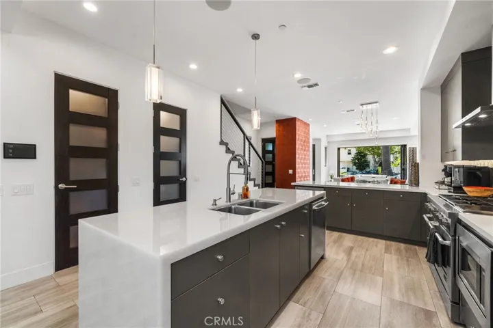 404 10th Street, Huntington Beach, California 92648