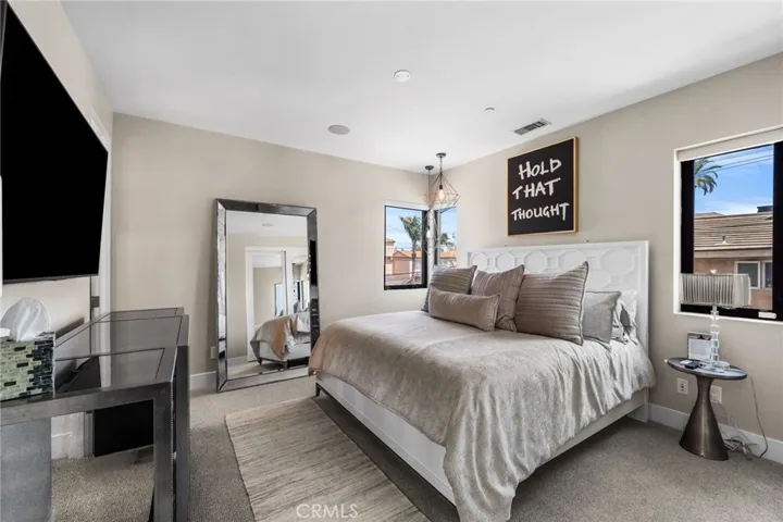 404 10th Street, Huntington Beach, California 92648