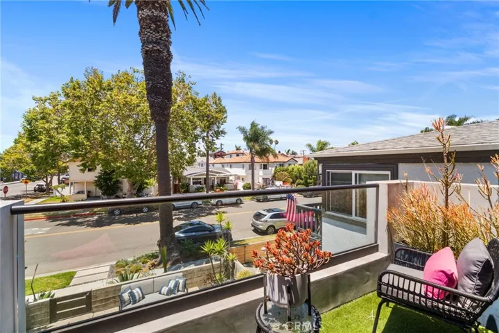 404 10th Street, Huntington Beach, California 92648