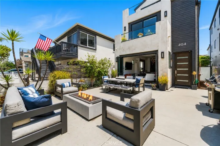 404 10th Street, Huntington Beach, California 92648