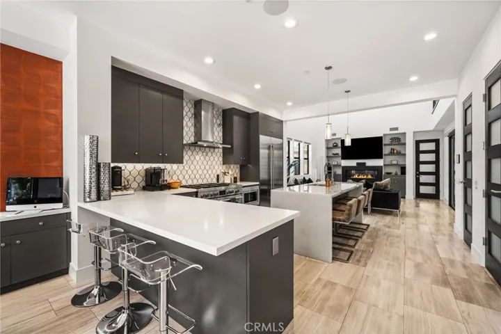 404 10th Street, Huntington Beach, California 92648