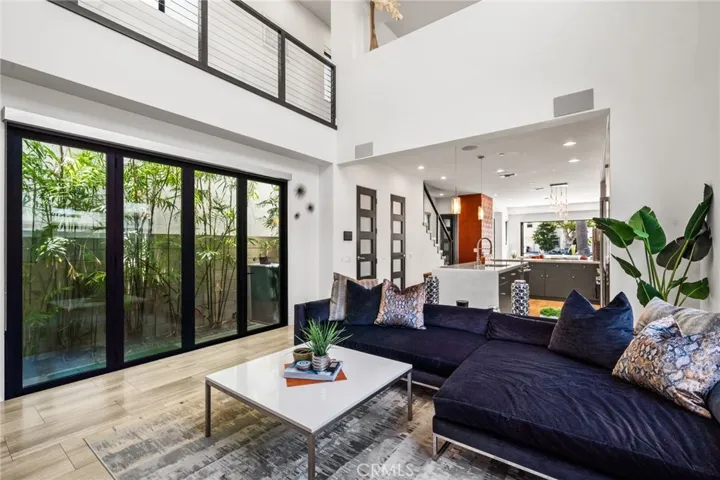 404 10th Street, Huntington Beach, California 92648