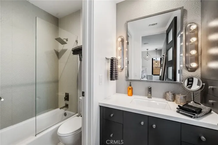 404 10th Street, Huntington Beach, California 92648