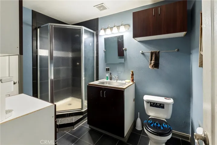 Shop bathroom