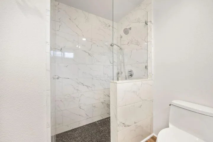 Bathroom 1 (Primary)