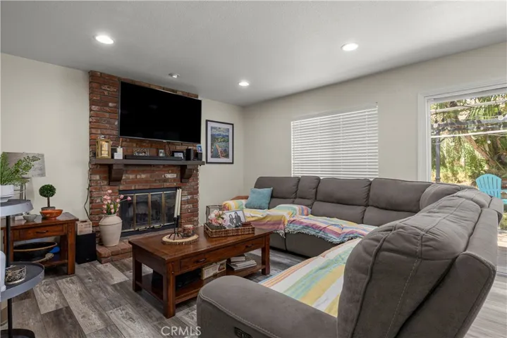 1176 W Buxton, Rialto, California 92377
