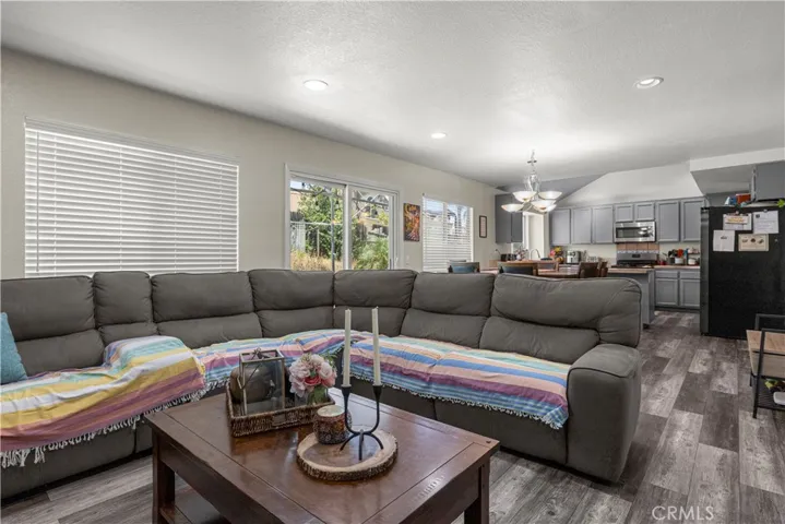 1176 W Buxton, Rialto, California 92377