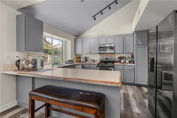1176 W Buxton, Rialto, California 92377