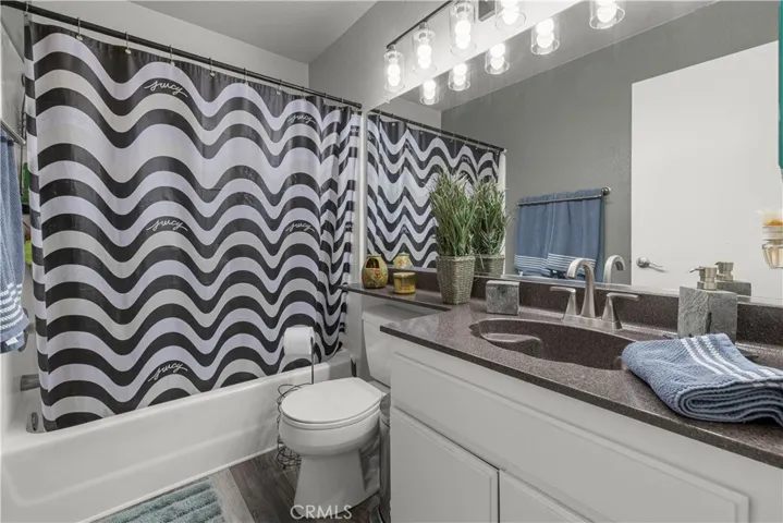 1176 W Buxton, Rialto, California 92377