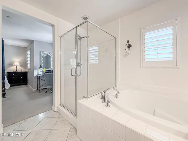 fPrimary Bedroom Suite9
