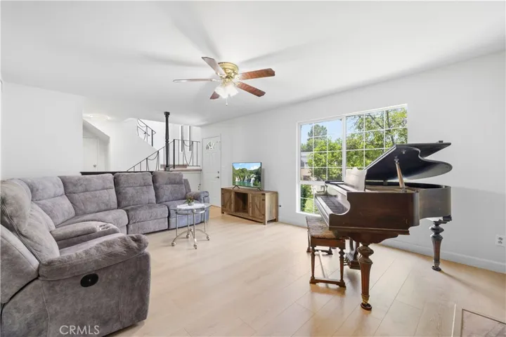 28020 Newbird Drive, Saugus, California 91350