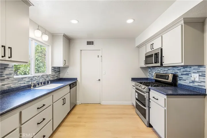 28020 Newbird Drive, Saugus, California 91350