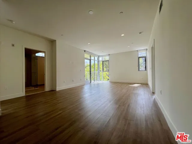 11715 W Bellagio Road 204, Los Angeles, California 90049