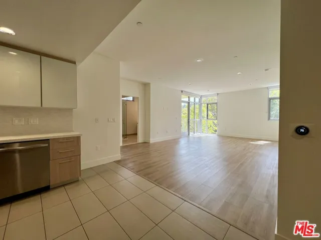 11715 W Bellagio Road 204, Los Angeles, California 90049