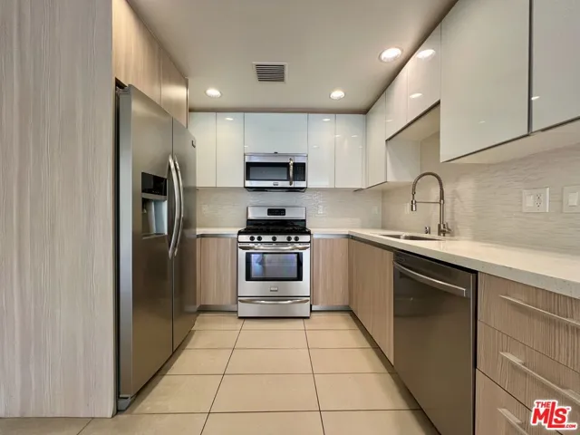 11715 W Bellagio Road 204, Los Angeles, California 90049