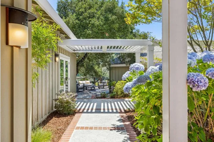 11270 Page Mill Road, Los Altos Hills, California 94022