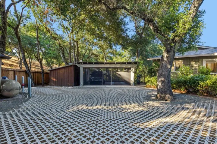 11270 Page Mill Road, Los Altos Hills, California 94022