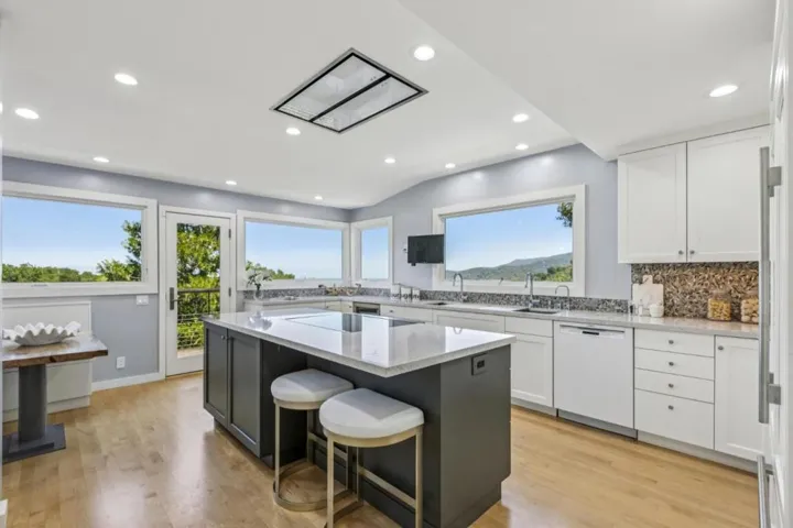11270 Page Mill Road, Los Altos Hills, California 94022