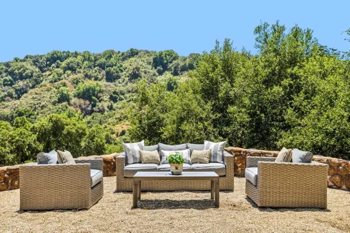 11270 Page Mill Road, Los Altos Hills, California 94022
