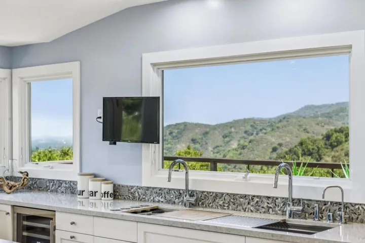 11270 Page Mill Road, Los Altos Hills, California 94022