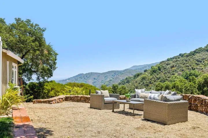 11270 Page Mill Road, Los Altos Hills, California 94022