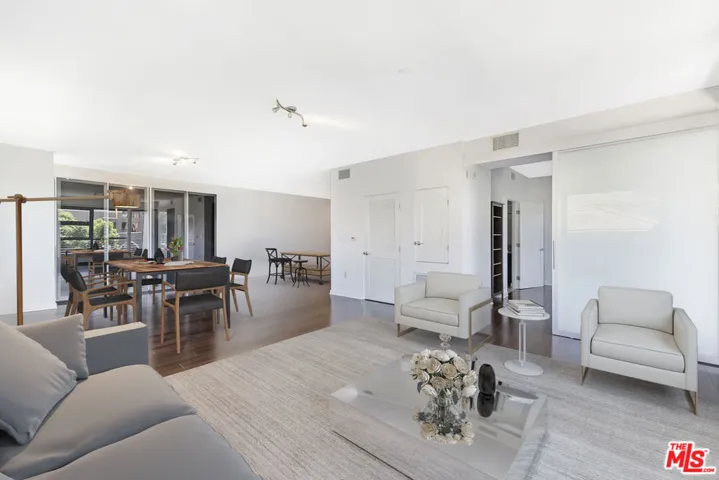 13045 Pacific Promenade 305, Playa Vista, California 90094