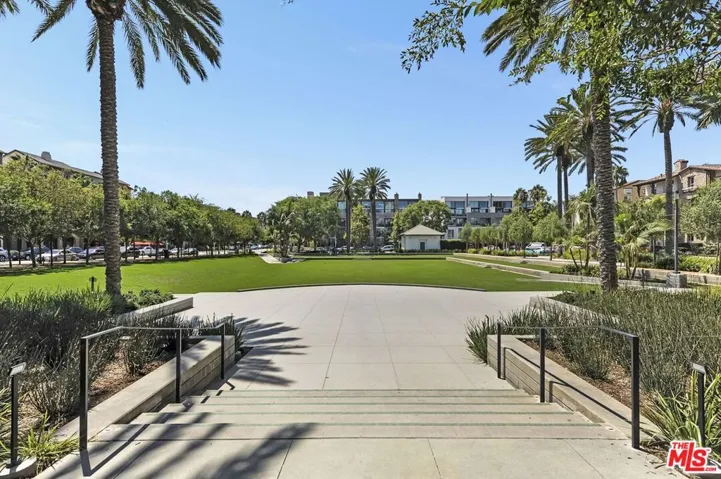 13045 Pacific Promenade 305, Playa Vista, California 90094