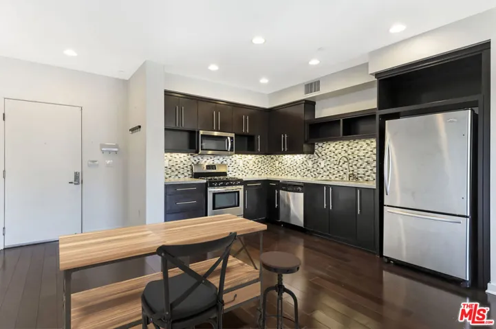 13045 Pacific Promenade 305, Playa Vista, California 90094