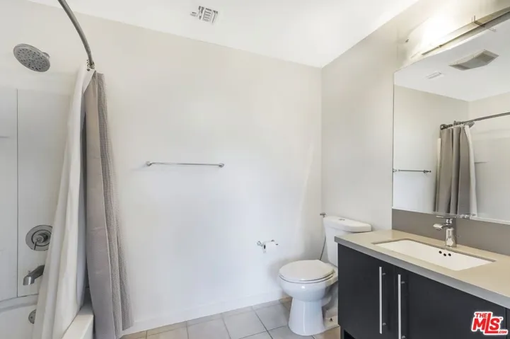 13045 Pacific Promenade 305, Playa Vista, California 90094