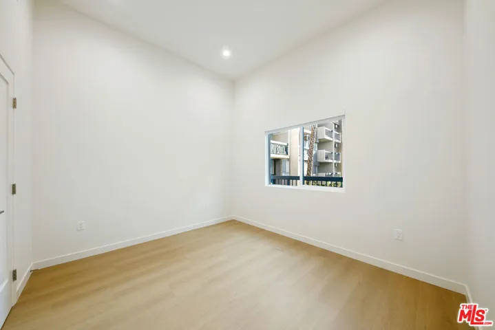 954 N San Vicente Boulevard 9, West Hollywood, California 90069