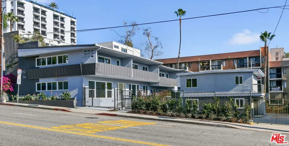 954 N San Vicente Boulevard 9, West Hollywood, California 90069