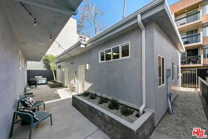 954 N San Vicente Boulevard 9, West Hollywood, California 90069