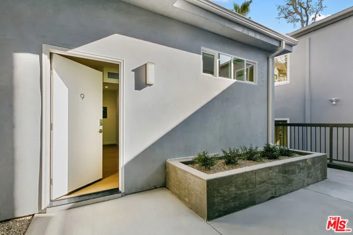 954 N San Vicente Boulevard 9, West Hollywood, California 90069