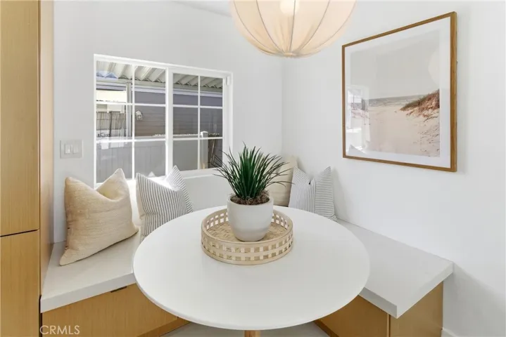 260 Mayflower, Newport Beach, California 92660