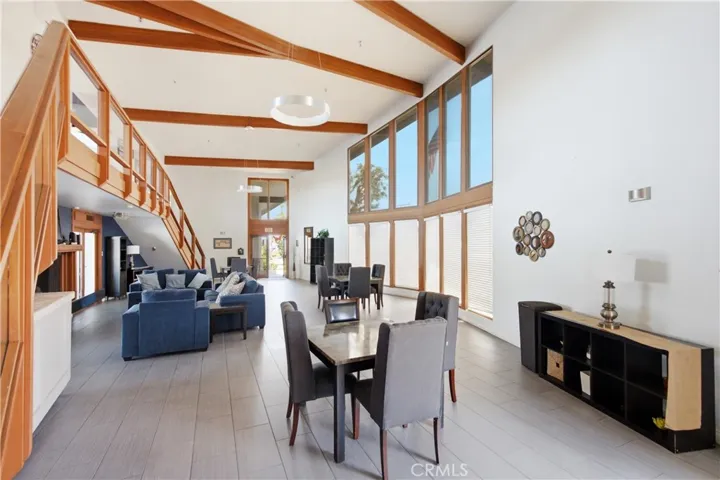 260 Mayflower, Newport Beach, California 92660