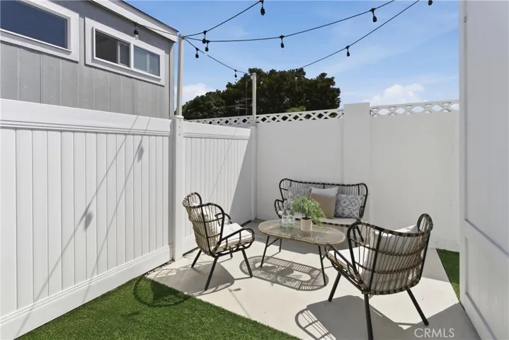260 Mayflower, Newport Beach, California 92660