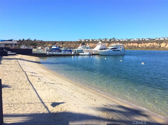 260 Mayflower, Newport Beach, California 92660