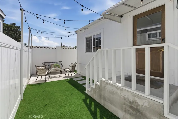 260 Mayflower, Newport Beach, California 92660
