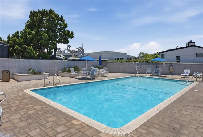 260 Mayflower, Newport Beach, California 92660