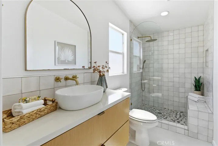260 Mayflower, Newport Beach, California 92660