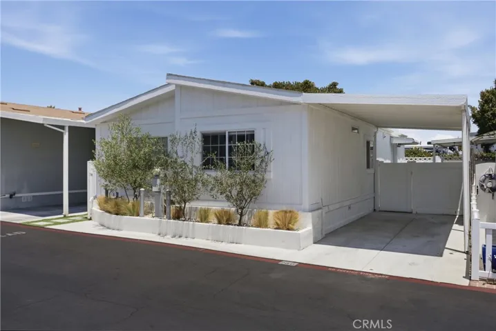 260 Mayflower, Newport Beach, California 92660
