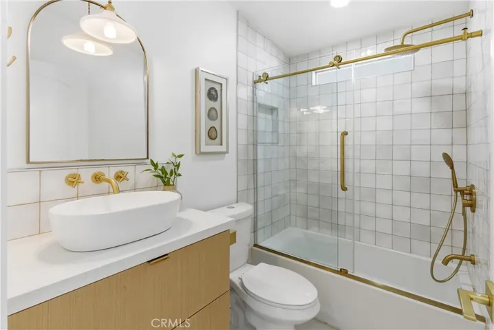 260 Mayflower, Newport Beach, California 92660