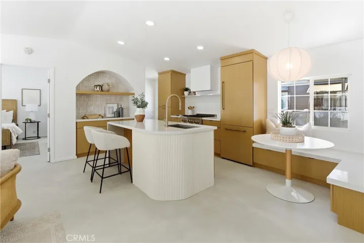260 Mayflower, Newport Beach, California 92660
