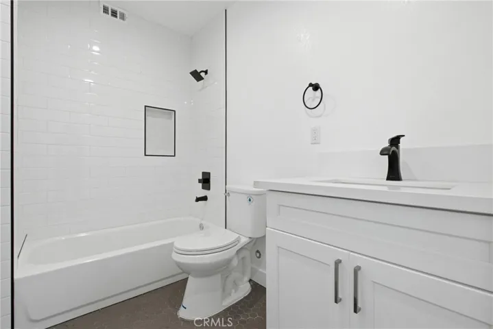 3892 Cherrywood Avenue, Leimert Park, California 90008