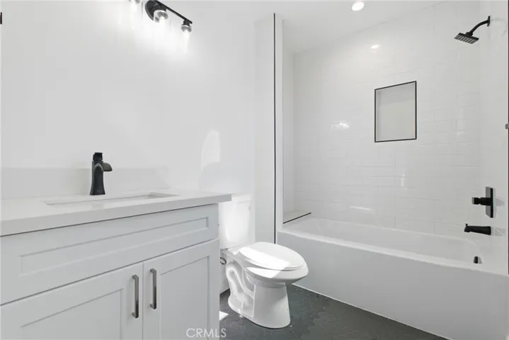 3892 Cherrywood Avenue, Leimert Park, California 90008
