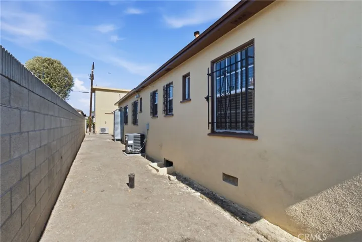 3892 Cherrywood Avenue, Leimert Park, California 90008